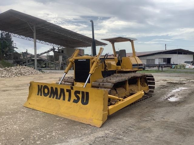 Komatsu D60P-11 - Buldožer: slika Komatsu D60P-11 - Buldožer Komatsu D60P-11 - Buldožer: slika Komatsu D60P-11 - Buldožer