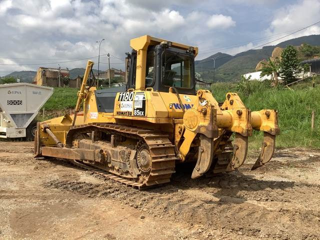 Komatsu D85EX-15 - Buldožer: slika  Komatsu D85EX-15 - Buldožer Komatsu D85EX-15 - Buldožer: slika  Komatsu D85EX-15 - Buldožer