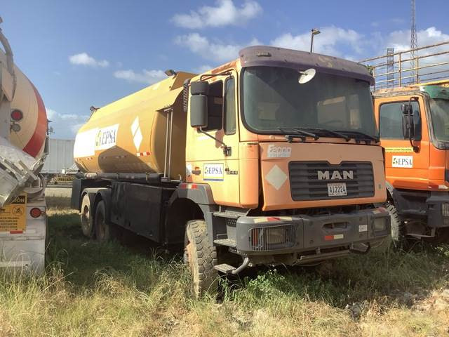 MAN 33.414-V20 - Kamion cisterna: slika MAN 33.414-V20 - Kamion cisterna MAN 33.414-V20 - Kamion cisterna: slika MAN 33.414-V20 - Kamion cisterna