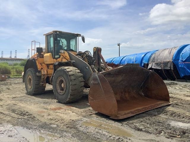 Volvo L150H - Utovarivač na kotačima: slika Volvo L150H - Utovarivač na kotačima Volvo L150H - Utovarivač na kotačima: slika Volvo L150H - Utovarivač na kotačima