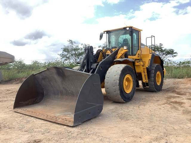 Volvo L150H - Utovarivač na kotačima: slika Volvo L150H - Utovarivač na kotačima Volvo L150H - Utovarivač na kotačima: slika Volvo L150H - Utovarivač na kotačima