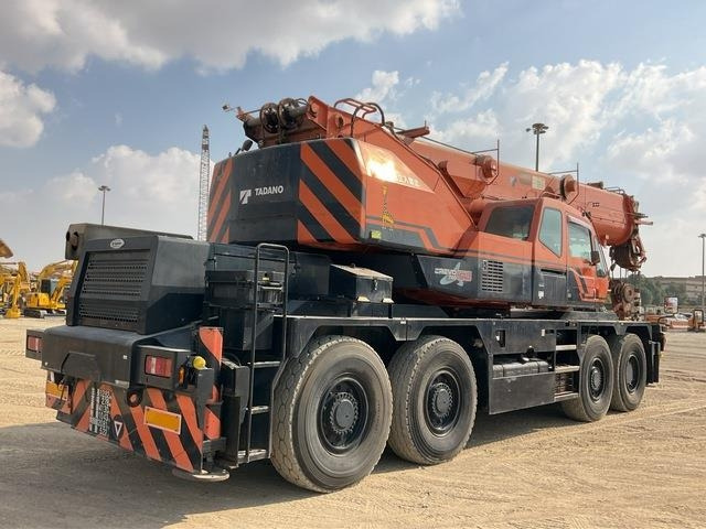 Tadano GR700N-2 - Autodizalica za teške terene: slika Tadano GR700N-2 - Autodizalica za teške terene Tadano GR700N-2 - Autodizalica za teške terene: slika Tadano GR700N-2 - Autodizalica za teške terene