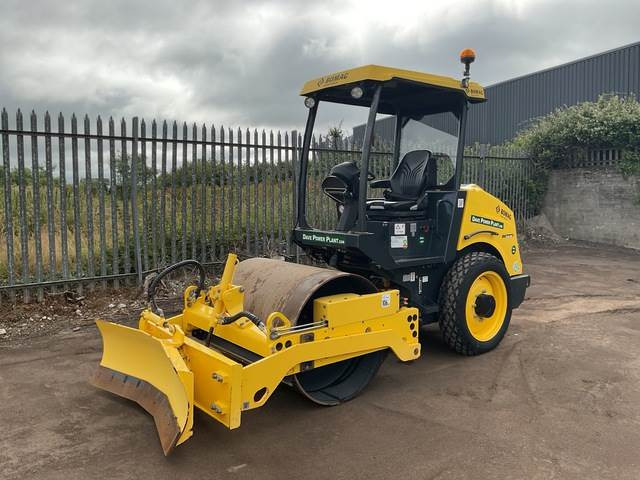Bomag BW124DH-5 - Kompaktor: slika Bomag BW124DH-5 - Kompaktor Bomag BW124DH-5 - Kompaktor: slika Bomag BW124DH-5 - Kompaktor