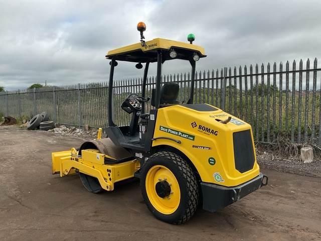 Bomag BW124DH-5 - Kompaktor: slika Bomag BW124DH-5 - Kompaktor Bomag BW124DH-5 - Kompaktor: slika Bomag BW124DH-5 - Kompaktor