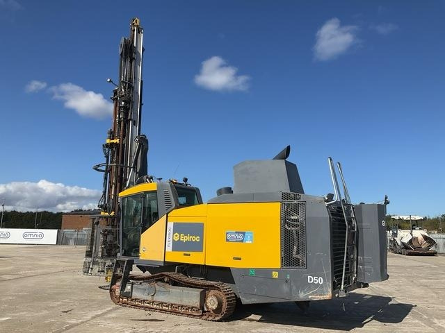 Epiroc (Atlas Copco) Flexiroc D50-10SF - Platforma za bušenje: slika Epiroc (Atlas Copco) Flexiroc D50-10SF - Platforma za bušenje Epiroc (Atlas Copco) Flexiroc D50-10SF - Platforma za bušenje: slika Epiroc (Atlas Copco) Flexiroc D50-10SF - Platforma za bušenje