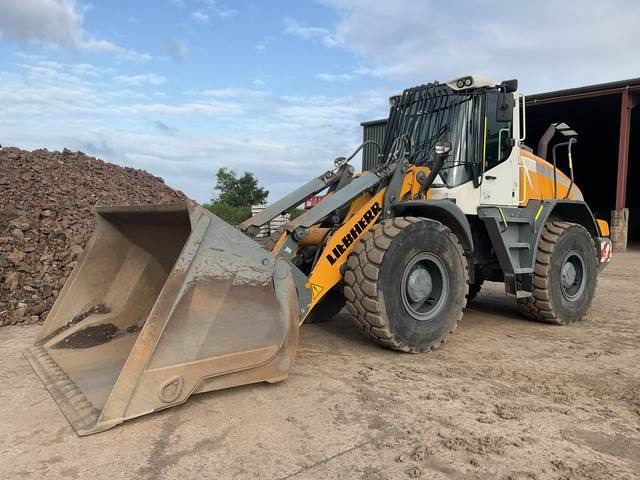 Liebherr L546 - Utovarivač na kotačima: slika Liebherr L546 - Utovarivač na kotačima Liebherr L546 - Utovarivač na kotačima: slika Liebherr L546 - Utovarivač na kotačima