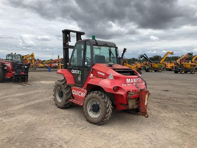 Manitou M26-4 - Viličar za teške terene: slika Manitou M26-4 - Viličar za teške terene Manitou M26-4 - Viličar za teške terene: slika Manitou M26-4 - Viličar za teške terene
