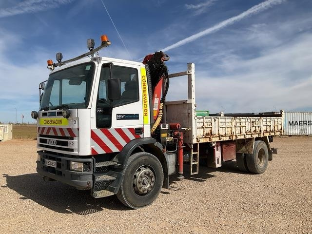 Iveco 170E23 - Kamion s kranom: slika Iveco 170E23 - Kamion s kranom Iveco 170E23 - Kamion s kranom: slika Iveco 170E23 - Kamion s kranom