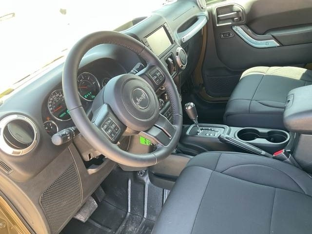 Automobil Jeep Wrangler JK Command: slika Automobil Jeep Wrangler JK Command Automobil Jeep Wrangler JK Command: slika Automobil Jeep Wrangler JK Command