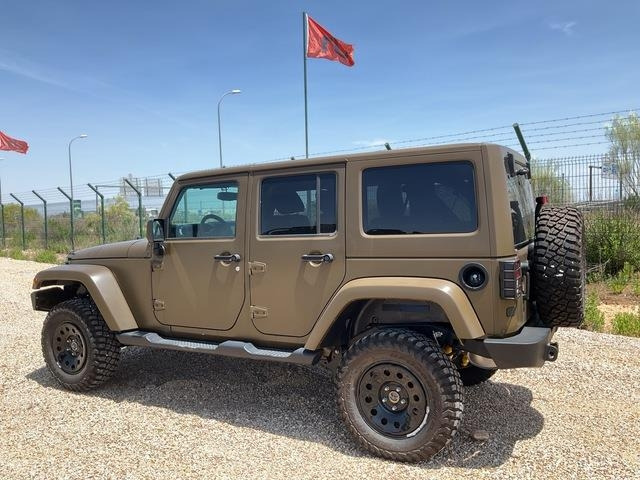 Jeep Wrangler JK Command - SUV: slika Jeep Wrangler JK Command - SUV Jeep Wrangler JK Command - SUV: slika Jeep Wrangler JK Command - SUV