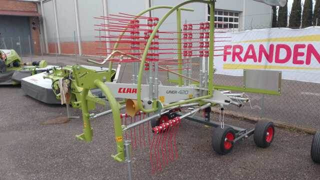 CLAAS Liner 420 - Prevrtač sijena/ Grabulje: slika CLAAS Liner 420 - Prevrtač sijena/ Grabulje CLAAS Liner 420 - Prevrtač sijena/ Grabulje: slika CLAAS Liner 420 - Prevrtač sijena/ Grabulje