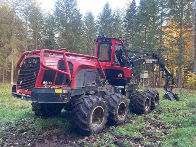 Komatsu XH901XC-6 - Kombajn za šumarstvo: slika Komatsu XH901XC-6 - Kombajn za šumarstvo Komatsu XH901XC-6 - Kombajn za šumarstvo: slika Komatsu XH901XC-6 - Kombajn za šumarstvo