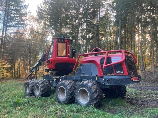 Komatsu XH901XC-6 - Kombajn za šumarstvo: slika Komatsu XH901XC-6 - Kombajn za šumarstvo Komatsu XH901XC-6 - Kombajn za šumarstvo: slika Komatsu XH901XC-6 - Kombajn za šumarstvo