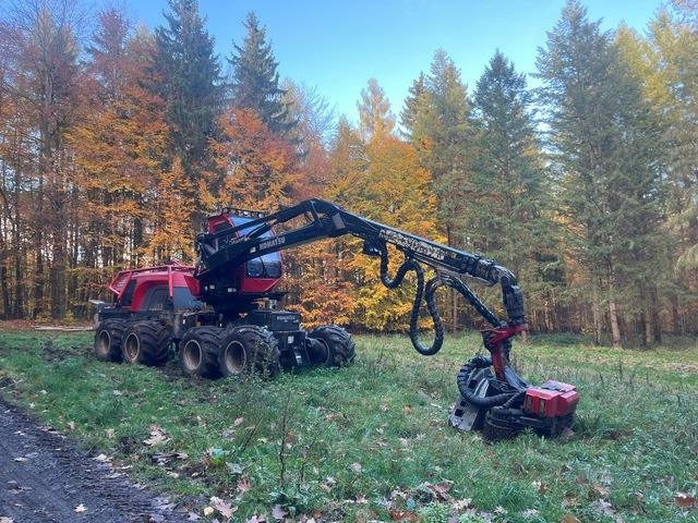 Komatsu XH901XC-6 - Kombajn za šumarstvo: slika Komatsu XH901XC-6 - Kombajn za šumarstvo Komatsu XH901XC-6 - Kombajn za šumarstvo: slika Komatsu XH901XC-6 - Kombajn za šumarstvo