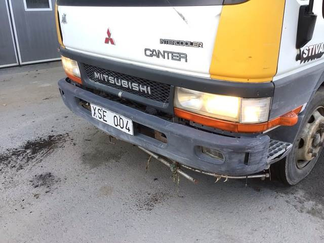 Cestovna čistilica Mitsubishi Canter: slika Cestovna čistilica Mitsubishi Canter