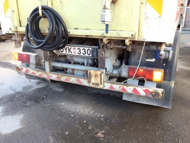 Cestovna čistilica Volvo FL611: slika Cestovna čistilica Volvo FL611 Cestovna čistilica Volvo FL611: slika Cestovna čistilica Volvo FL611