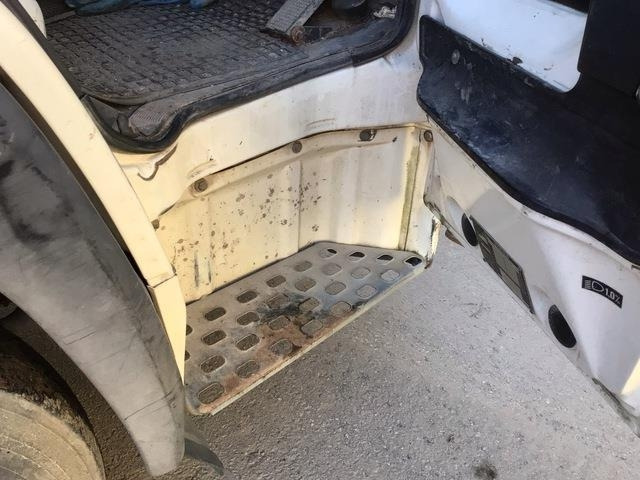 Cestovna čistilica Volvo FL611: slika Cestovna čistilica Volvo FL611 Cestovna čistilica Volvo FL611: slika Cestovna čistilica Volvo FL611