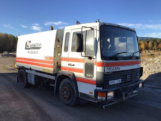 Volvo FL611 - Cestovna čistilica: slika Volvo FL611 - Cestovna čistilica Volvo FL611 - Cestovna čistilica: slika Volvo FL611 - Cestovna čistilica
