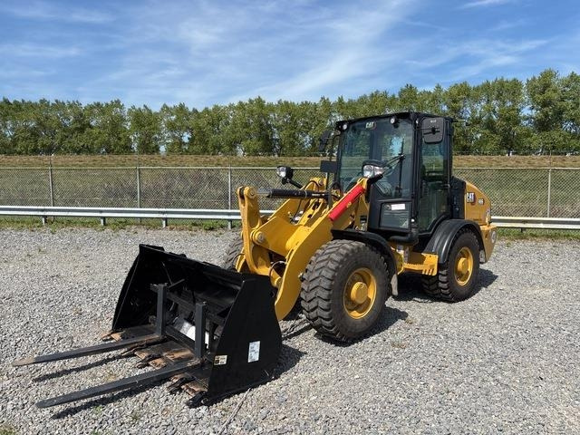 CAT 906 - Utovarivač na kotačima: slika  CAT 906 - Utovarivač na kotačima CAT 906 - Utovarivač na kotačima: slika  CAT 906 - Utovarivač na kotačima