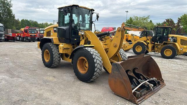 CAT 926M - Utovarivač na kotačima: slika  CAT 926M - Utovarivač na kotačima CAT 926M - Utovarivač na kotačima: slika  CAT 926M - Utovarivač na kotačima