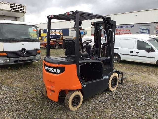 Doosan B25X-7 PLUS - Električni viličar: slika Doosan B25X-7 PLUS - Električni viličar Doosan B25X-7 PLUS - Električni viličar: slika Doosan B25X-7 PLUS - Električni viličar