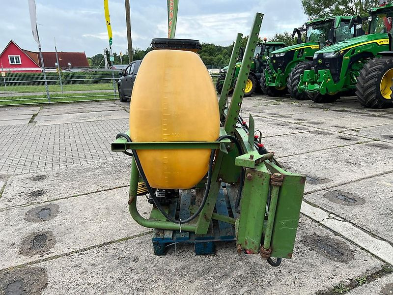 Amazone US602 12m - Prskalica za traktor: slika Amazone US602 12m - Prskalica za traktor Amazone US602 12m - Prskalica za traktor: slika Amazone US602 12m - Prskalica za traktor