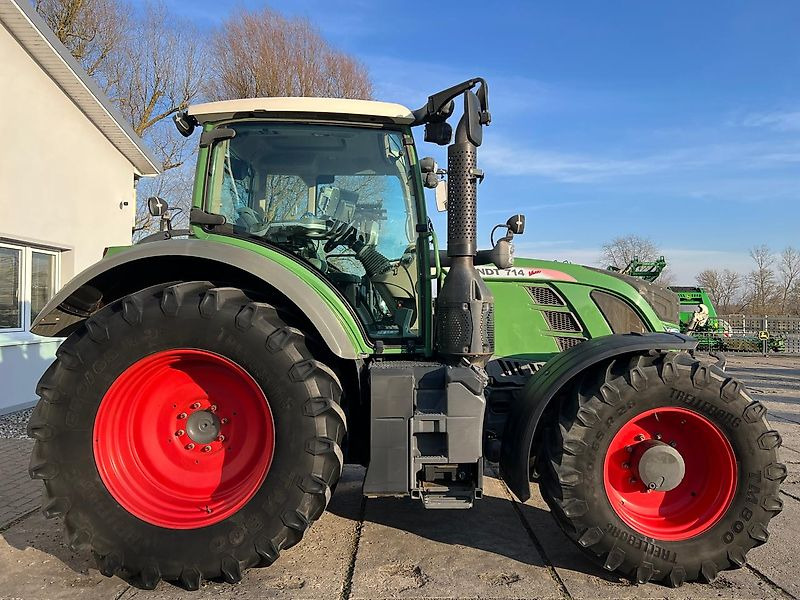 Fendt 714 Vario ProfiPlus - Traktor: slika Fendt 714 Vario ProfiPlus - Traktor Fendt 714 Vario ProfiPlus - Traktor: slika Fendt 714 Vario ProfiPlus - Traktor