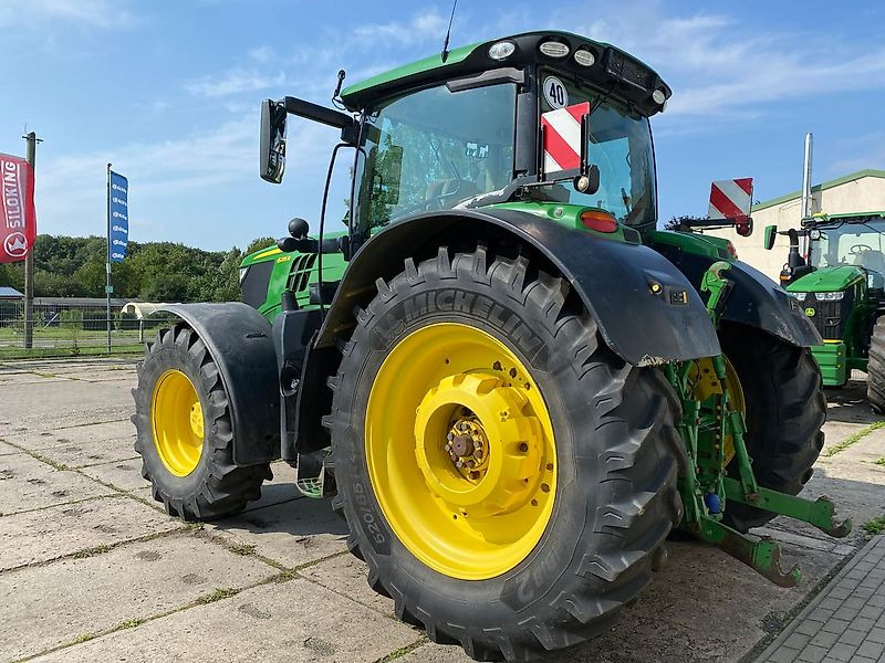 John Deere 6215R AutoPowr 50km/h - Traktor: slika John Deere 6215R AutoPowr 50km/h - Traktor John Deere 6215R AutoPowr 50km/h - Traktor: slika John Deere 6215R AutoPowr 50km/h - Traktor