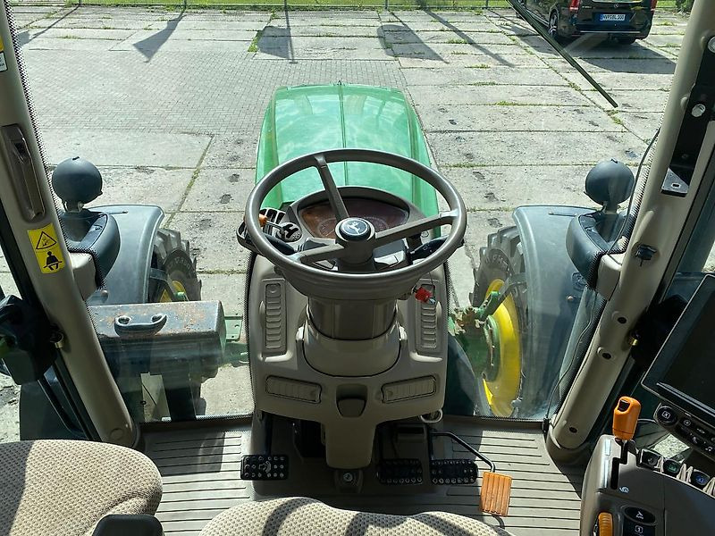 Traktor John Deere 6215R AutoPowr: slika Traktor John Deere 6215R AutoPowr