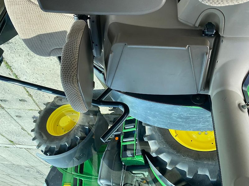 Traktor John Deere 6215R AutoPowr: slika Traktor John Deere 6215R AutoPowr