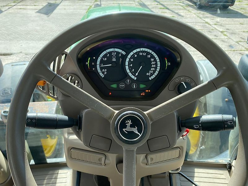 Traktor John Deere 6215R AutoPowr: slika Traktor John Deere 6215R AutoPowr