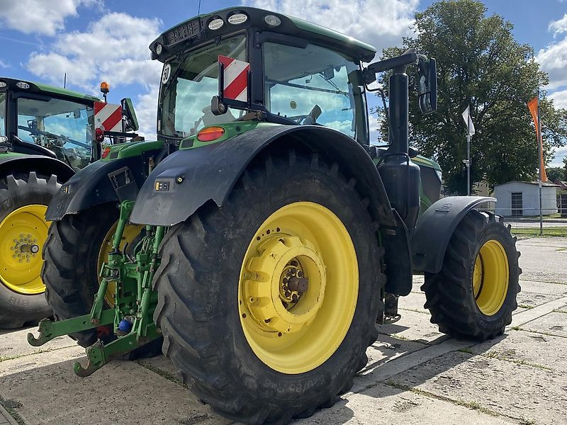Traktor John Deere 6215R AutoPowr: slika Traktor John Deere 6215R AutoPowr