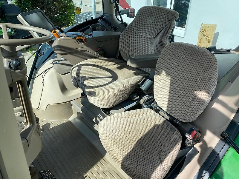 Traktor John Deere 6215R AutoPowr: slika Traktor John Deere 6215R AutoPowr