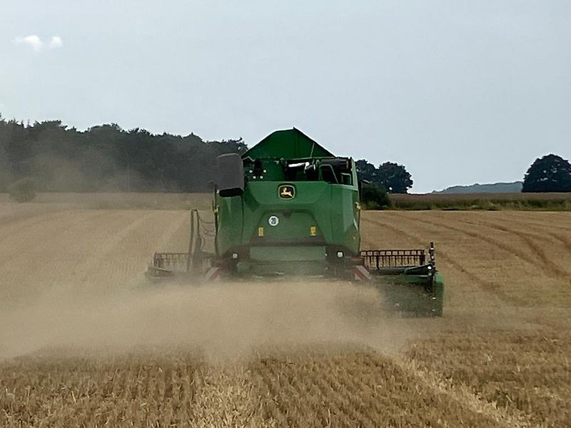 John Deere T5 400 + 6,70m Vario-Schneidwerk - Kombajn za žetvu: slika John Deere T5 400 + 6,70m Vario-Schneidwerk - Kombajn za žetvu John Deere T5 400 + 6,70m Vario-Schneidwerk - Kombajn za žetvu: slika John Deere T5 400 + 6,70m Vario-Schneidwerk - Kombajn za žetvu