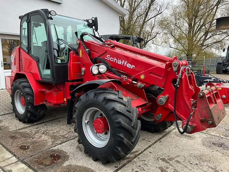 Schäffer 8090T Kabine Teleskopradlader Weidemann-HV - Teleskopski utovarivač na kotačima: slika Schäffer 8090T Kabine Teleskopradlader Weidemann-HV - Teleskopski utovarivač na kotačima Schäffer 8090T Kabine Teleskopradlader Weidemann-HV - Teleskopski utovarivač na kotačima: slika Schäffer 8090T Kabine Teleskopradlader Weidemann-HV - Teleskopski utovarivač na kotačima