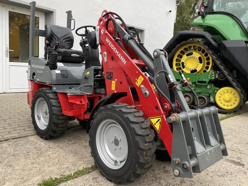 Weidemann 1140 Hoftrac Joystick Automotiv - Zglobni utovarivač: slika Weidemann 1140 Hoftrac Joystick Automotiv - Zglobni utovarivač Weidemann 1140 Hoftrac Joystick Automotiv - Zglobni utovarivač: slika Weidemann 1140 Hoftrac Joystick Automotiv - Zglobni utovarivač