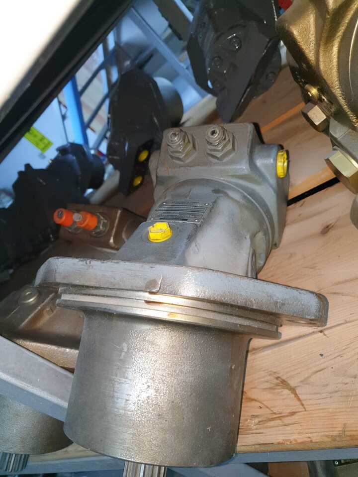 REXROTH A2FE80 / 61W -PZL 180 - Hidraulični motor za Građevinski strojevi: slika REXROTH A2FE80 / 61W -PZL 180 - Hidraulični motor za Građevinski strojevi REXROTH A2FE80 / 61W -PZL 180 - Hidraulični motor za Građevinski strojevi: slika REXROTH A2FE80 / 61W -PZL 180 - Hidraulični motor za Građevinski strojevi
