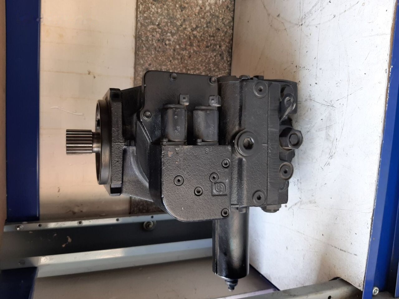 Sauer-Danfoss for construction roller - Hidraulična pumpa za Valjak: slika Sauer-Danfoss for construction roller - Hidraulična pumpa za Valjak Sauer-Danfoss for construction roller - Hidraulična pumpa za Valjak: slika Sauer-Danfoss for construction roller - Hidraulična pumpa za Valjak