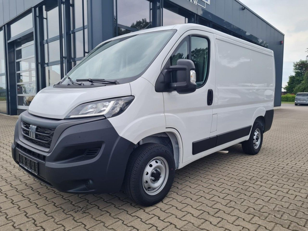 Fiat Ducato 30 Kasten L1H1 KLIMA PDC REGALE TEMPOMAT - Mali kombi: slika Fiat Ducato 30 Kasten L1H1 KLIMA PDC REGALE TEMPOMAT - Mali kombi Fiat Ducato 30 Kasten L1H1 KLIMA PDC REGALE TEMPOMAT - Mali kombi: slika Fiat Ducato 30 Kasten L1H1 KLIMA PDC REGALE TEMPOMAT - Mali kombi
