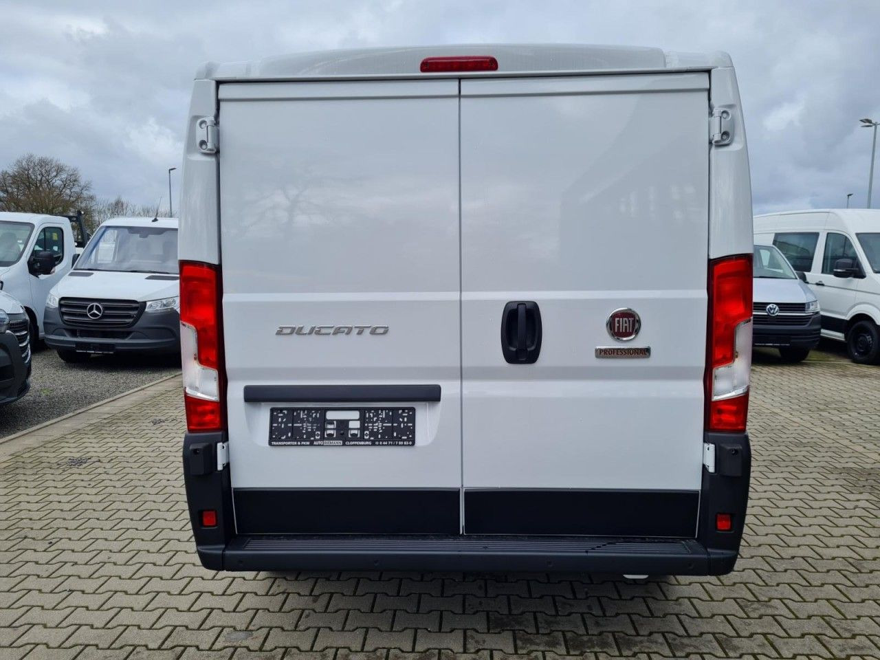 Fiat Ducato 30 Kasten L1H1 KLIMA PDC TEMPOMAT - Mali kombi: slika Fiat Ducato 30 Kasten L1H1 KLIMA PDC TEMPOMAT - Mali kombi Fiat Ducato 30 Kasten L1H1 KLIMA PDC TEMPOMAT - Mali kombi: slika Fiat Ducato 30 Kasten L1H1 KLIMA PDC TEMPOMAT - Mali kombi
