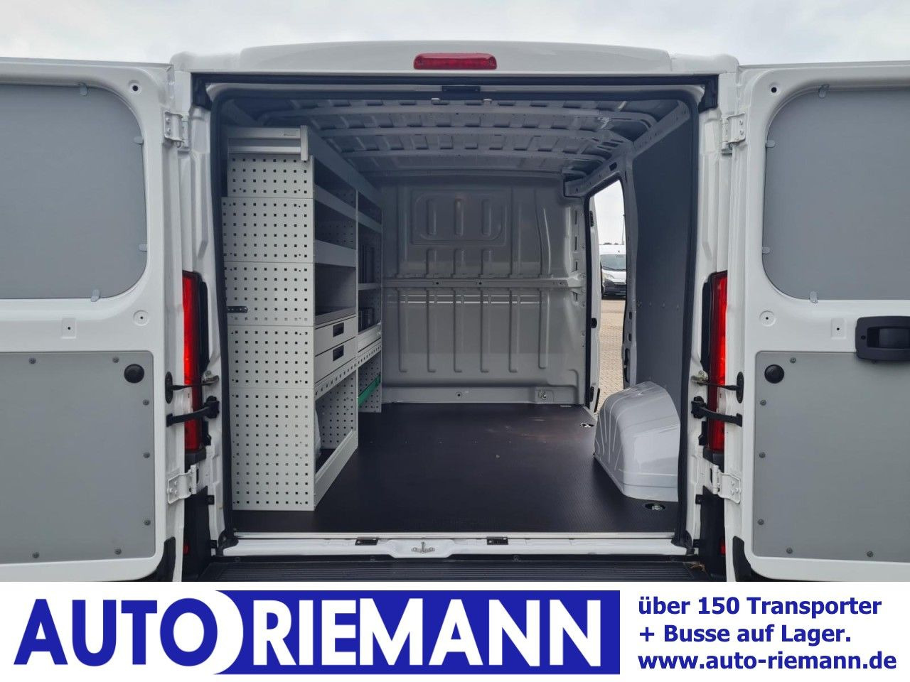 Fiat Ducato 30 Kasten L1H1 KLIMA PDC Werkstatteinrich - Mali kombi: slika Fiat Ducato 30 Kasten L1H1 KLIMA PDC Werkstatteinrich - Mali kombi Fiat Ducato 30 Kasten L1H1 KLIMA PDC Werkstatteinrich - Mali kombi: slika Fiat Ducato 30 Kasten L1H1 KLIMA PDC Werkstatteinrich - Mali kombi