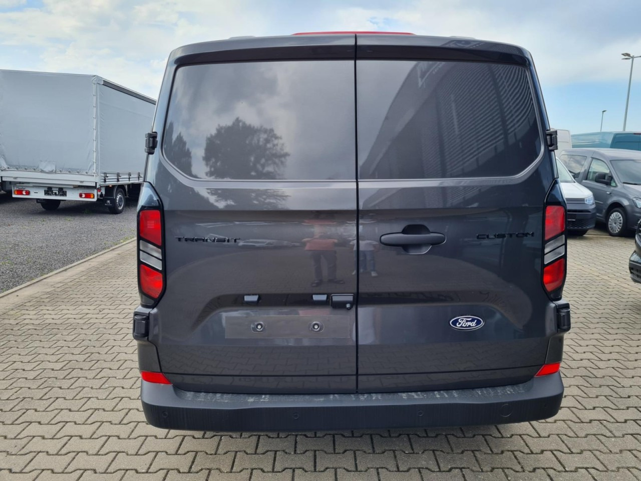 Ford Custom Kasten 320 L2 Trend Doka 5-Sitze KAMERA TEMPO - Mali kombi, Dostavno vozilo s dvostrukom kabinom: slika Ford Custom Kasten 320 L2 Trend Doka 5-Sitze KAMERA TEMPO - Mali kombi, Dostavno vozilo s dvostrukom kabinom Ford Custom Kasten 320 L2 Trend Doka 5-Sitze KAMERA TEMPO - Mali kombi, Dostavno vozilo s dvostrukom kabinom: slika Ford Custom Kasten 320 L2 Trend Doka 5-Sitze KAMERA TEMPO - Mali kombi, Dostavno vozilo s dvostrukom kabinom