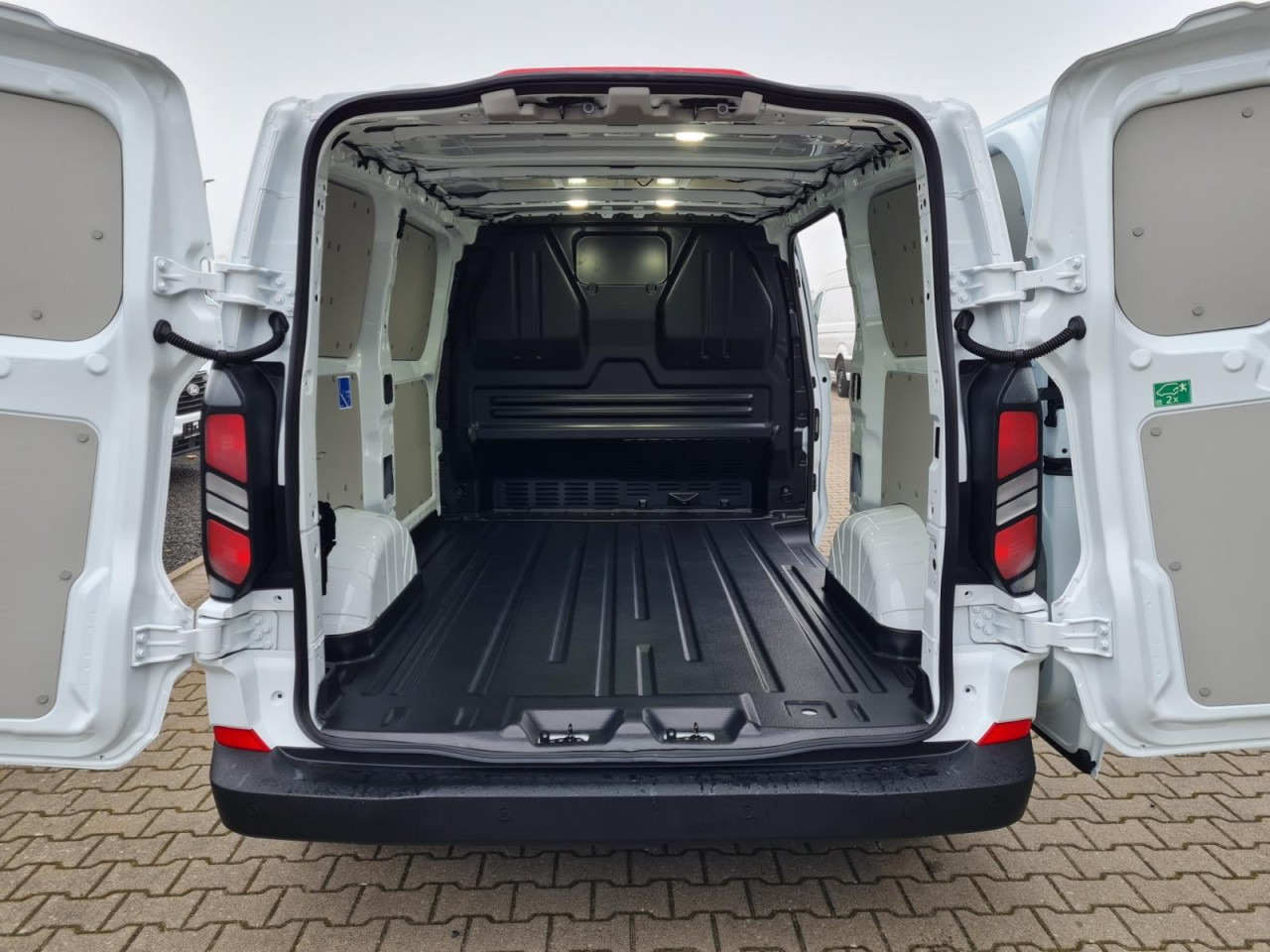 Mali kombi Ford Custom Kasten L1 Trend KLIMA KAMERA VERKLEIDUNG: slika Mali kombi Ford Custom Kasten L1 Trend KLIMA KAMERA VERKLEIDUNG Mali kombi Ford Custom Kasten L1 Trend KLIMA KAMERA VERKLEIDUNG: slika Mali kombi Ford Custom Kasten L1 Trend KLIMA KAMERA VERKLEIDUNG