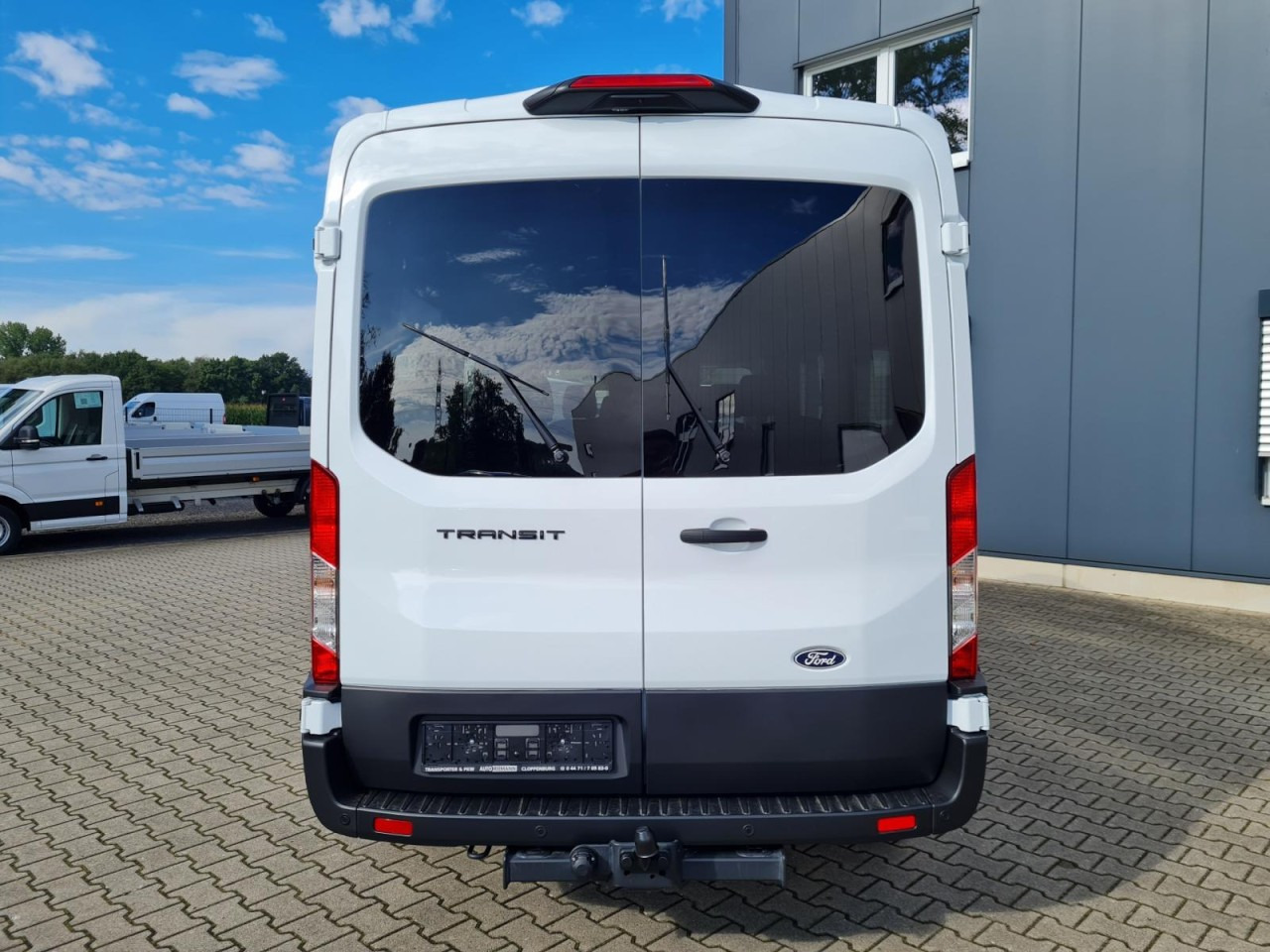 Ford Transit 350 Kombi TDCi L3 H2 Trend 9 Sitzer AHK - Minibus, Putnički kombi: slika  Ford Transit 350 Kombi TDCi L3 H2 Trend 9 Sitzer AHK - Minibus, Putnički kombi Ford Transit 350 Kombi TDCi L3 H2 Trend 9 Sitzer AHK - Minibus, Putnički kombi: slika  Ford Transit 350 Kombi TDCi L3 H2 Trend 9 Sitzer AHK - Minibus, Putnički kombi