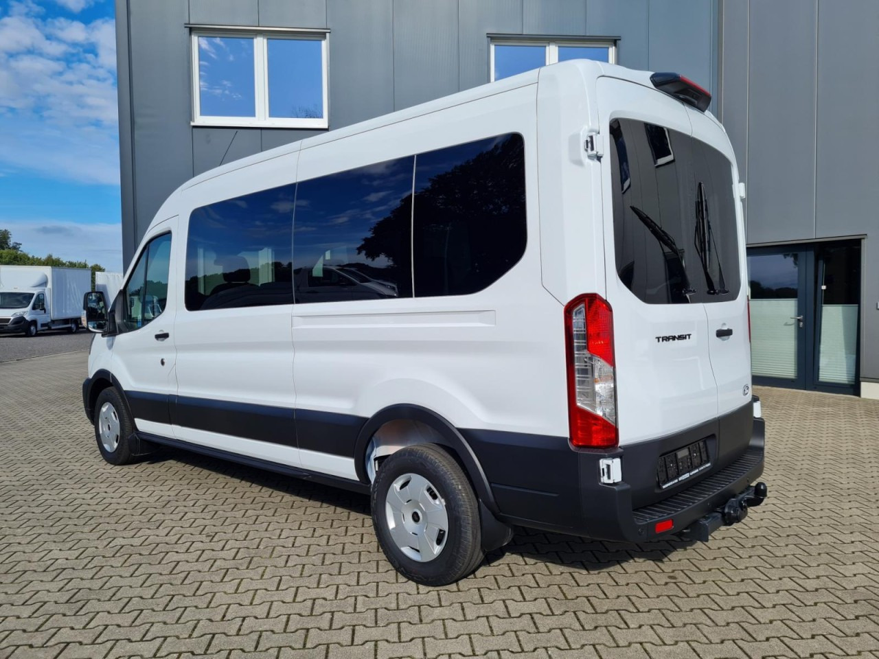 Ford Transit 350 Kombi TDCi L3 H2 Trend 9 Sitzer AHK - Minibus, Putnički kombi: slika  Ford Transit 350 Kombi TDCi L3 H2 Trend 9 Sitzer AHK - Minibus, Putnički kombi Ford Transit 350 Kombi TDCi L3 H2 Trend 9 Sitzer AHK - Minibus, Putnički kombi: slika  Ford Transit 350 Kombi TDCi L3 H2 Trend 9 Sitzer AHK - Minibus, Putnički kombi