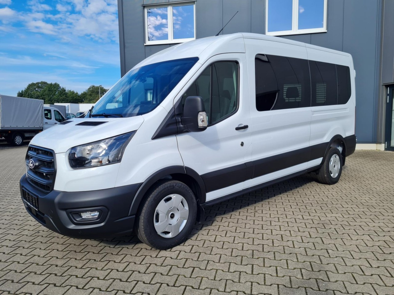 Ford Transit 350 Kombi TDCi L3 H2 Trend 9 Sitzer AHK - Minibus, Putnički kombi: slika  Ford Transit 350 Kombi TDCi L3 H2 Trend 9 Sitzer AHK - Minibus, Putnički kombi Ford Transit 350 Kombi TDCi L3 H2 Trend 9 Sitzer AHK - Minibus, Putnički kombi: slika  Ford Transit 350 Kombi TDCi L3 H2 Trend 9 Sitzer AHK - Minibus, Putnički kombi