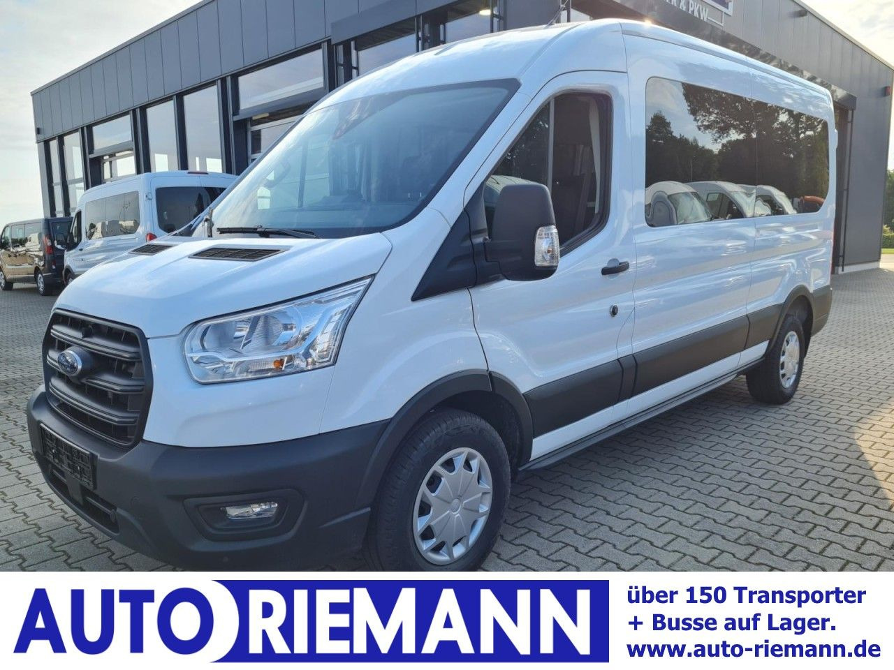 Ford Transit 350 Kombi TDCi L3 Trend 9 Sitzer AUTOMAT - Putnički kombi: slika Ford Transit 350 Kombi TDCi L3 Trend 9 Sitzer AUTOMAT - Putnički kombi Ford Transit 350 Kombi TDCi L3 Trend 9 Sitzer AUTOMAT - Putnički kombi: slika Ford Transit 350 Kombi TDCi L3 Trend 9 Sitzer AUTOMAT - Putnički kombi