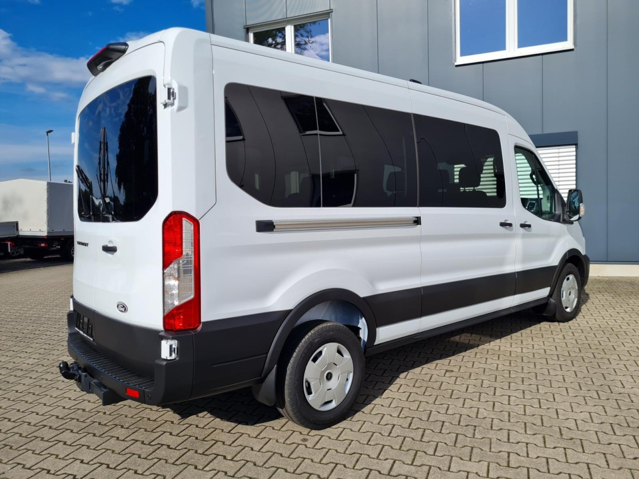 Ford Transit 350 Kombi TDCi L3 Trend 9 Sitzer AUTOMATIK - Dostavno vozilo s dvostrukom kabinom: slika Ford Transit 350 Kombi TDCi L3 Trend 9 Sitzer AUTOMATIK - Dostavno vozilo s dvostrukom kabinom Ford Transit 350 Kombi TDCi L3 Trend 9 Sitzer AUTOMATIK - Dostavno vozilo s dvostrukom kabinom: slika Ford Transit 350 Kombi TDCi L3 Trend 9 Sitzer AUTOMATIK - Dostavno vozilo s dvostrukom kabinom