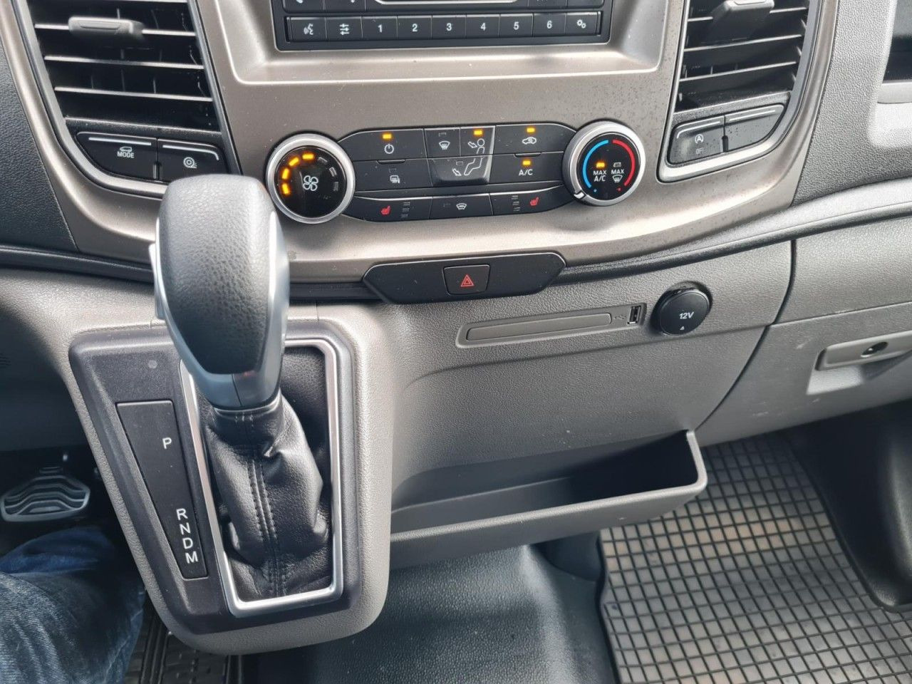 Dostavno vozilo sa zatvorenim sandukom Ford Transit 350 Möbel Koffer LBW Trend AG KLIMA TEMP: slika Dostavno vozilo sa zatvorenim sandukom Ford Transit 350 Möbel Koffer LBW Trend AG KLIMA TEMP