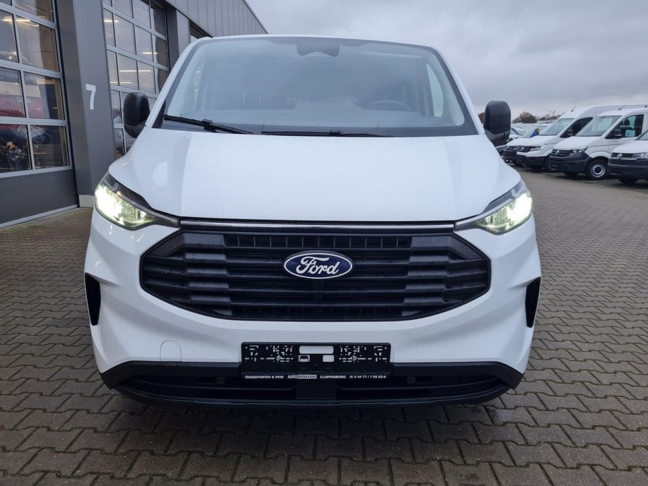 Ford Transit Custom Kombi 320 L2 Trend 9 Sitze KAMERA - Automobil: slika Ford Transit Custom Kombi 320 L2 Trend 9 Sitze KAMERA - Automobil Ford Transit Custom Kombi 320 L2 Trend 9 Sitze KAMERA - Automobil: slika Ford Transit Custom Kombi 320 L2 Trend 9 Sitze KAMERA - Automobil